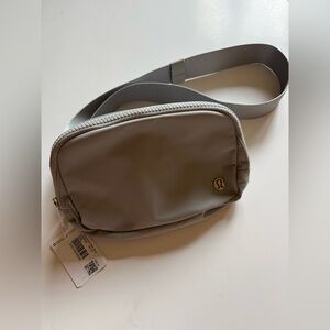 Lululemon Everywhere 1L Belt Bag